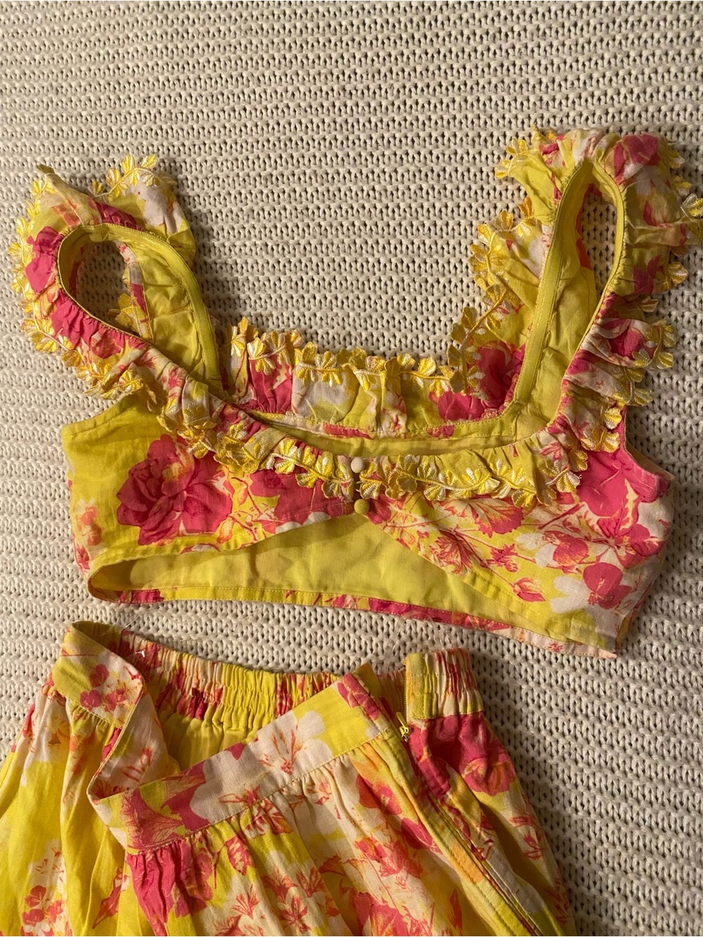 HEMANT & NANDITA Yellow and Pink Floral Ruffle Top and Matching Skirt ๐๐๐บ - Picture 7 of 8